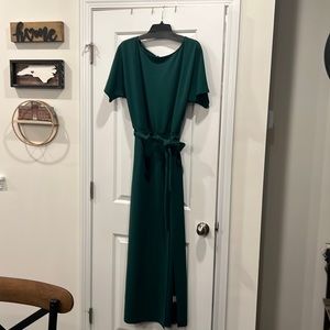 Ankle length for 5 ft 7in frame. Hunter green with matching belt